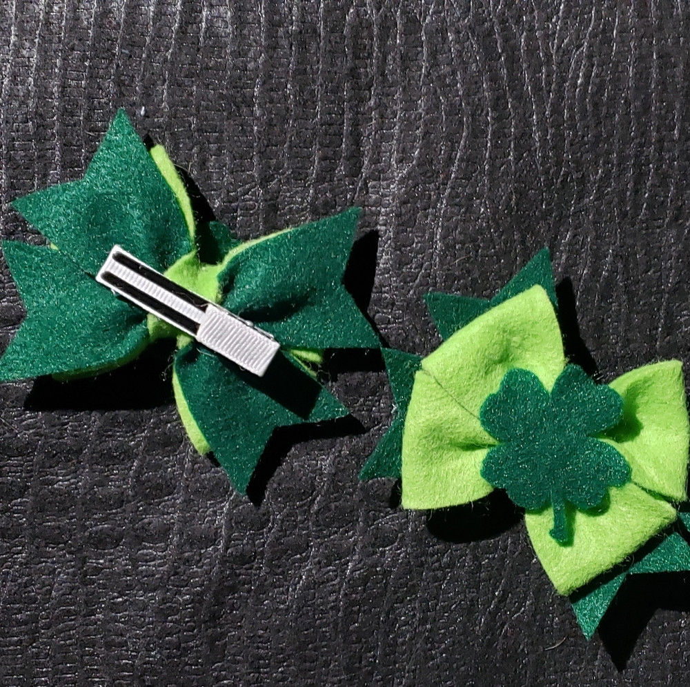 St. Patrick's Day Bows - Picture 2 of 2